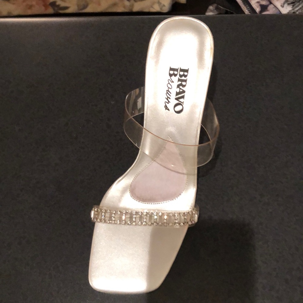 Low heel - Picture 2 of 6